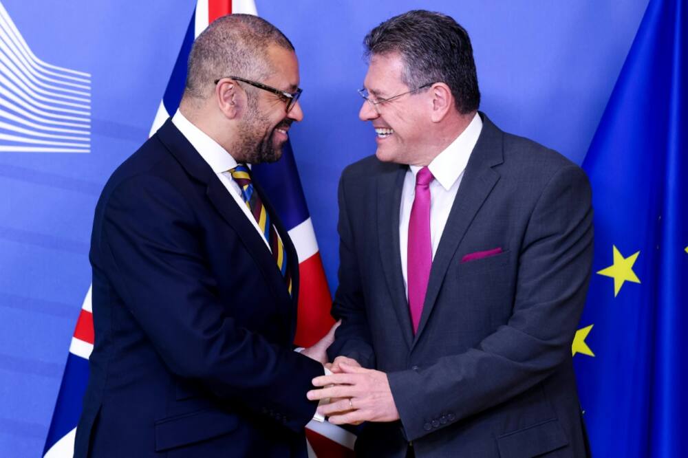 UK Foreign Secretary James Cleverly (L) and European Commission vice president Maros Sefcovic (R) will sign the Windsor Agreement