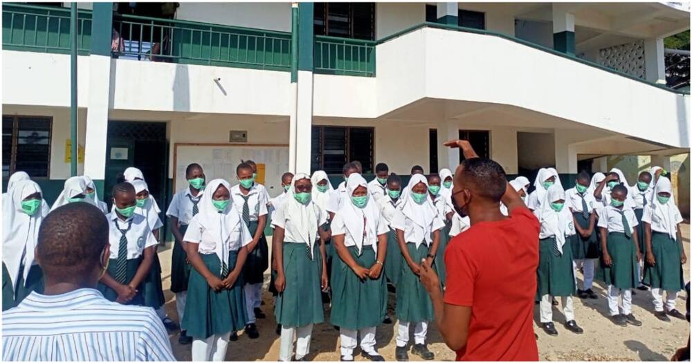 Moha Jicho Pevu Pays School Fees for All 123 Students at Mohammed Ali Secondary