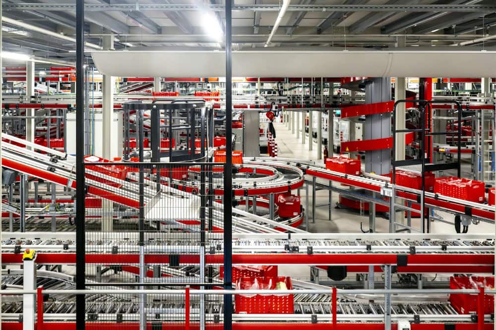 The warehouse has 14 kilometres of conveyor belts
