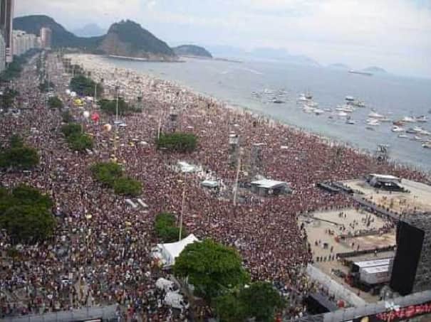 Largest crowds at a concert