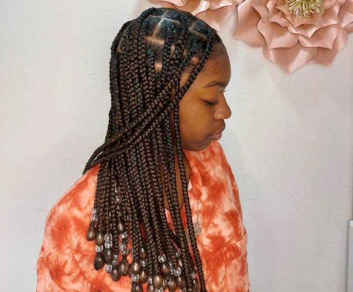 20 trendy knotless braids with beads for short and long hair