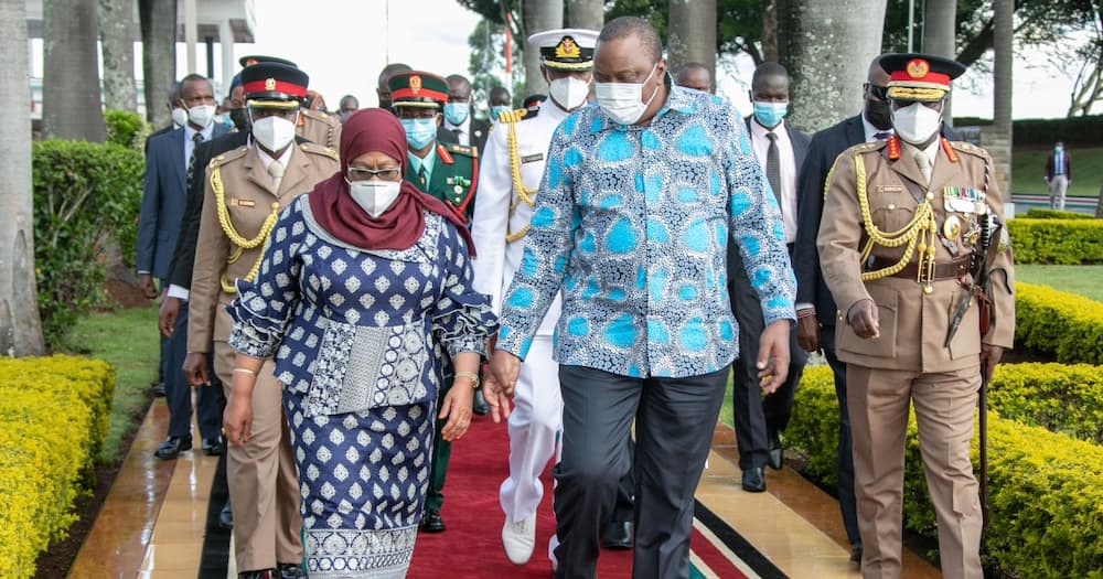 Uhuru, Samia Suluhu Warmly Held Hands Before Tanzanian President Boarded Plane back Home