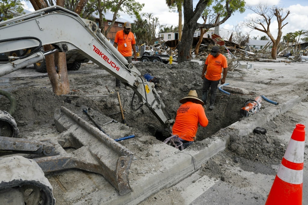 Nomadic Latino migrant labor aids Florida hurricane recovery - Tuko.co.ke