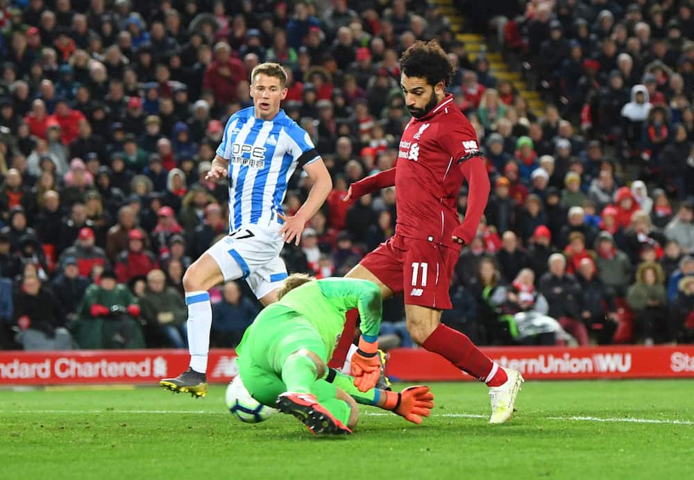 Oxlade Chamberlain returns as slick Liverpool top EPL table with 5-0 win over Huddersfield