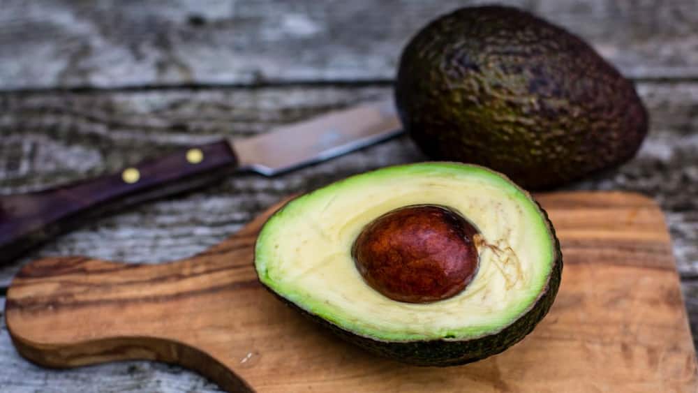 Man robs KSh 800K from two banks using avocado as weapon