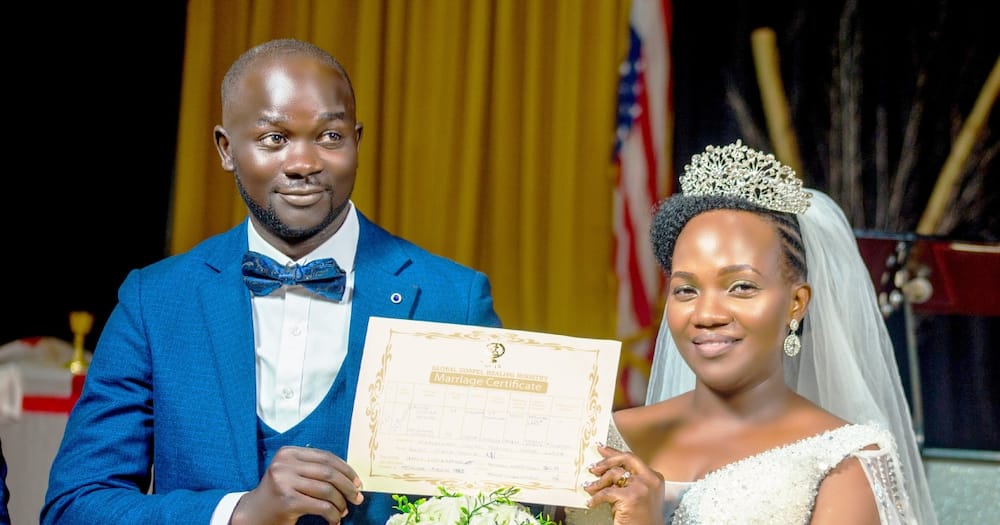 El novio ugandés dice que le pagó a un operador de dinero móvil KSh 186 para obtener el número de la novia