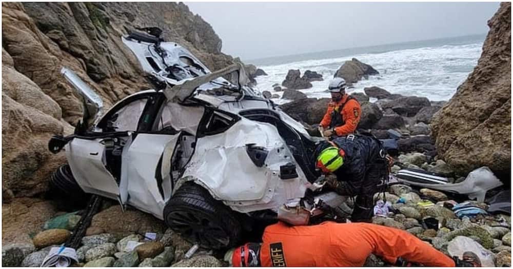 Vehicle fell off cliff. Photo: Nile Post.
