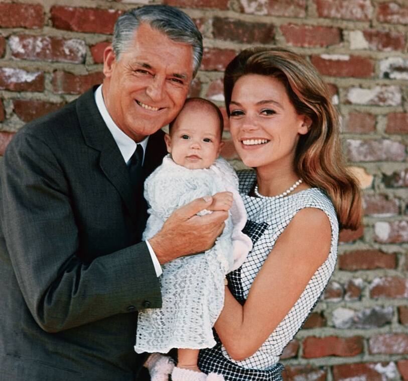 Cary Grant (L) with Dyan Cannon and their daughter Jennifer