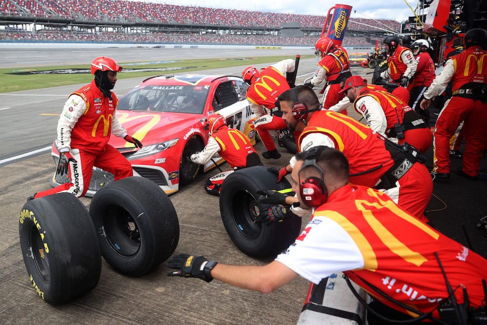 Nascar pit crew salaries