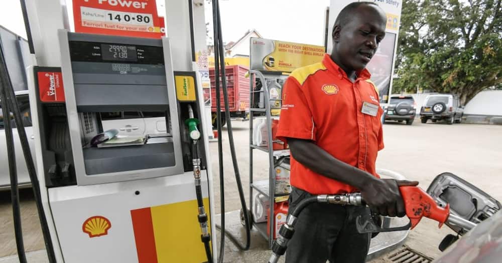 Government reduces fuel prices.
