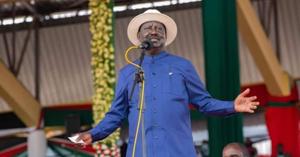 Raila Odinga says Mwai Kibaki is his hero asks he be honored.