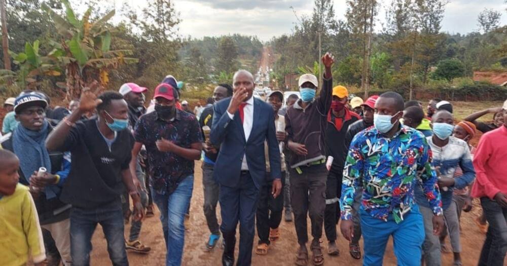 Moses Kuria accused UDA politicians of chest-thumping and intolerance.