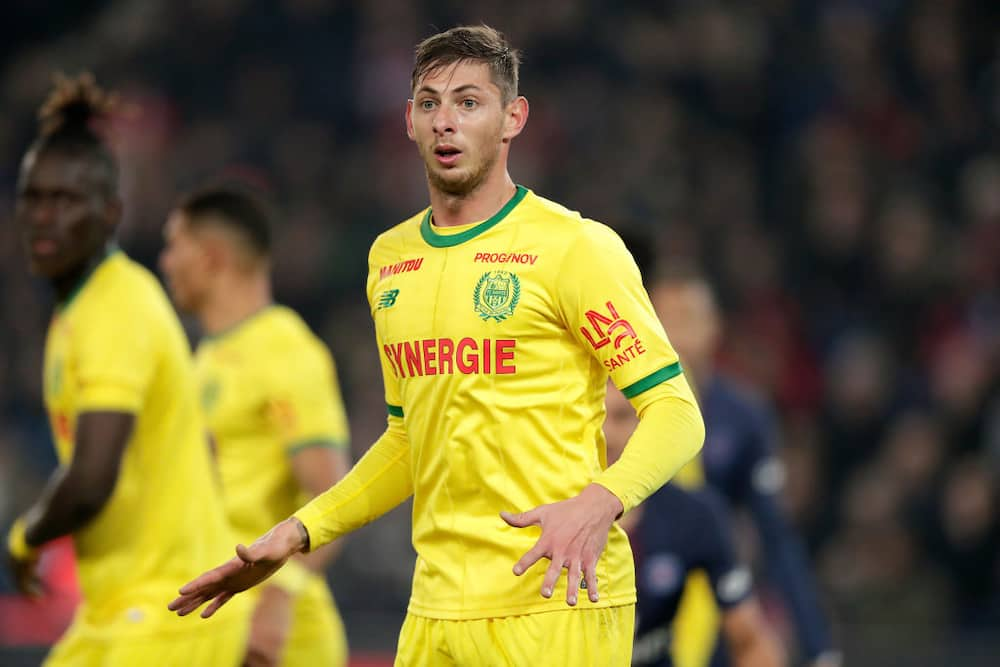 Emotions run high as Nantes pay special tribute to Emiliano Sala in first match since player went missing