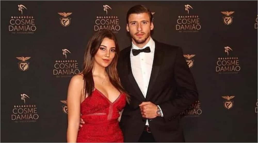 Man City defender Ruben Dias and popstar April Ivy. Photo: Republic World.