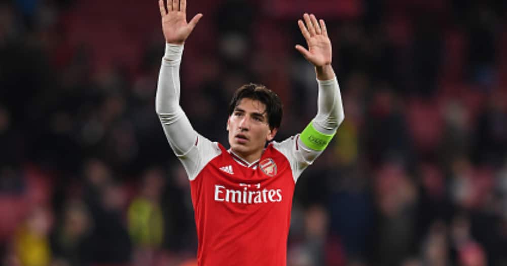 Hector Bellerin waves after the UEFA Europa League group F match between Arsenal FC and Vitoria Guimaraes at Emirates Stadium on October 24, 2019. Photo by David Price/Arsenal FC via Getty Images)