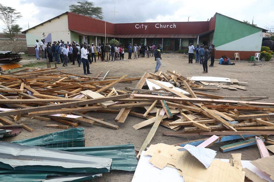 Governor Mike Sonko slaps goon sent by private developer to demolish school in Buruburu
