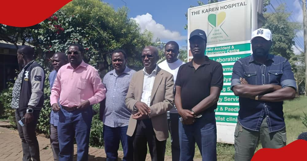 Kakamega senator Boni Khalwale (in coat) in the company of lawyers and politicians who visited Rashid Echesa at Karen Hospital.