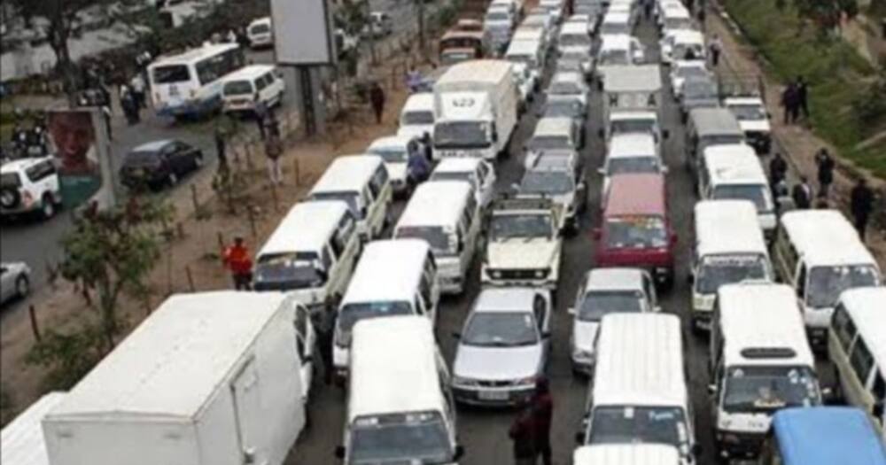 Vehicles in Mombasa Road. Photo:@jobjb.