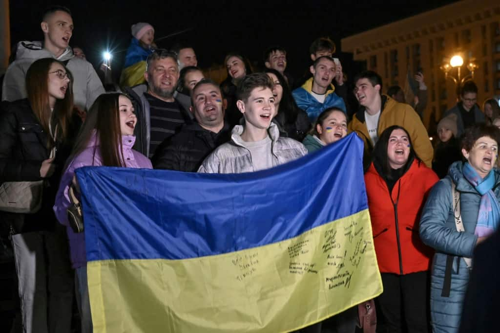 Liberation Of Kherson Sparks Outpouring Of Joy And Tears In Kyiv - Tuko ...