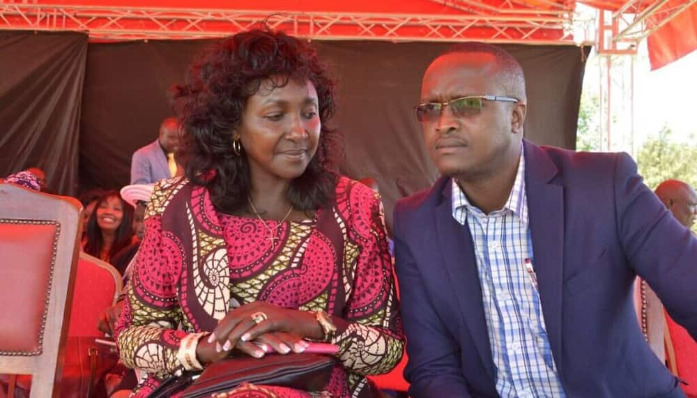 Shollei held a traditional wedding with a junior member of staff at Standard Group after the end of his marriage.