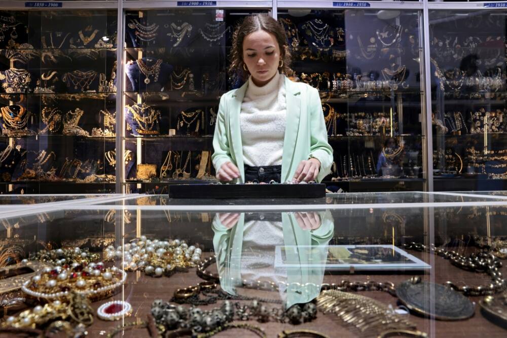 In the jewellery workshop, close to 20,000 pieces are stored