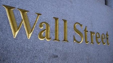 US fines 16 Wall Street firms $1.1 bn for lax recordkeeping