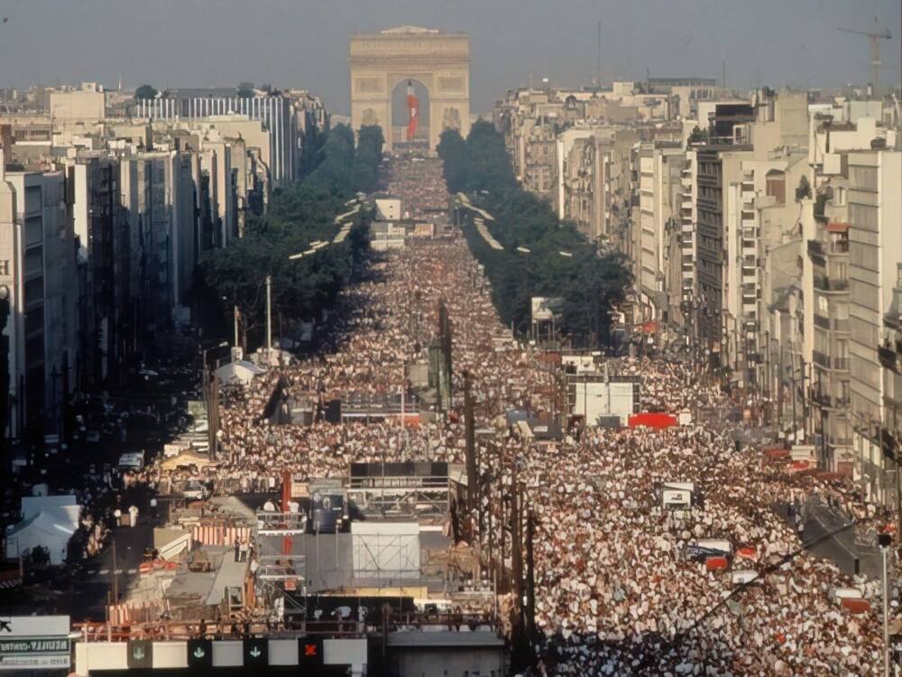 Largest crowds at a concert