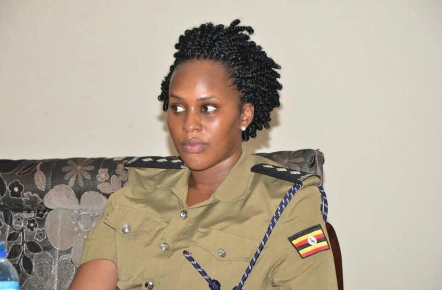 Police boss tells off man for attempting to flatter hot female officer