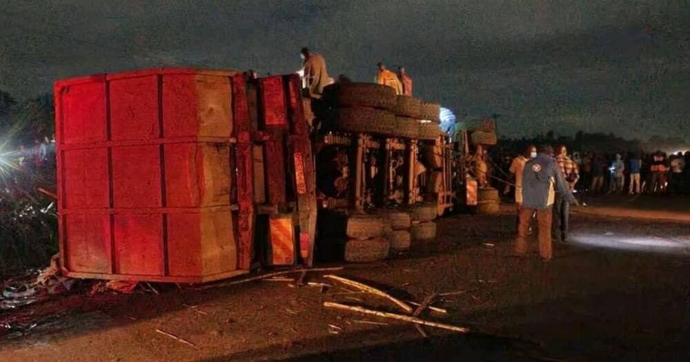 An overturned cane trailer. Photo: Zabiba Adhiambo.