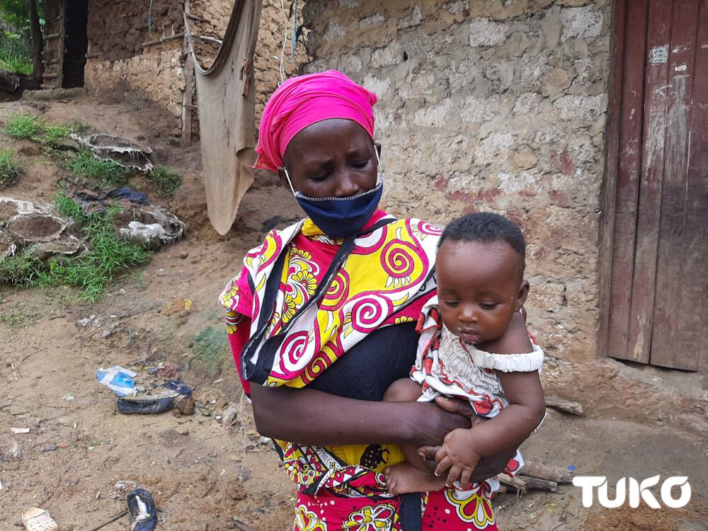 Kenyans put smile on Mombasa widow who boiled stones for her children