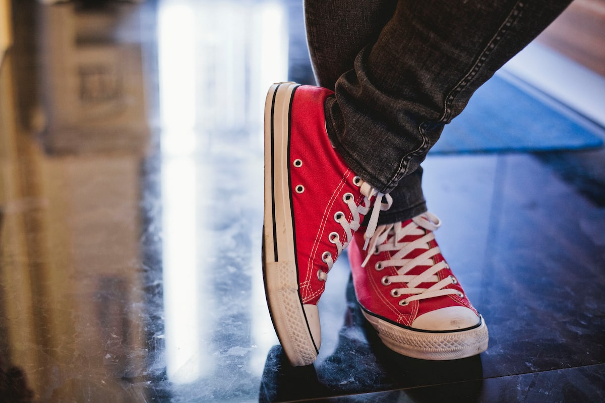 What to wear with red Converse high tops 