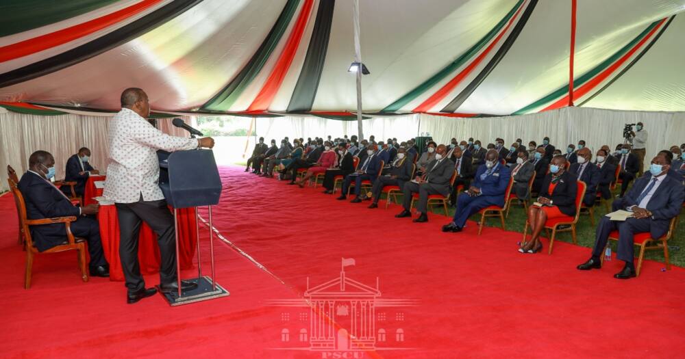 Uhuru reads riot act on senior executive members supporting Ruto, asks them to toe line or quit