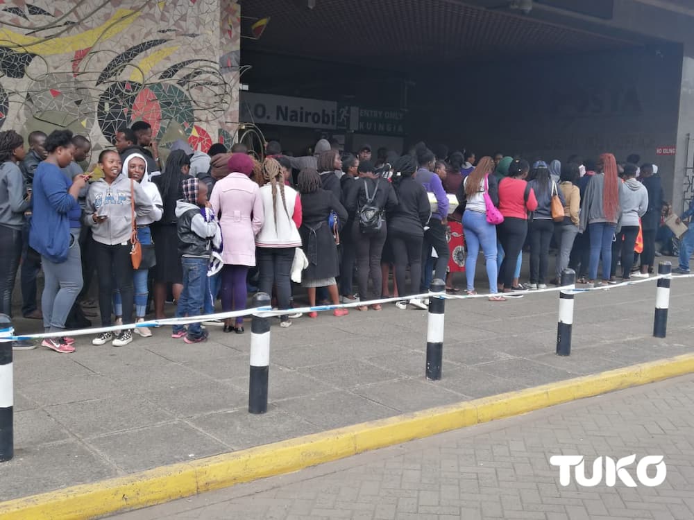 Huduma Namba: Long queues as Kenyans rush to beat deadline