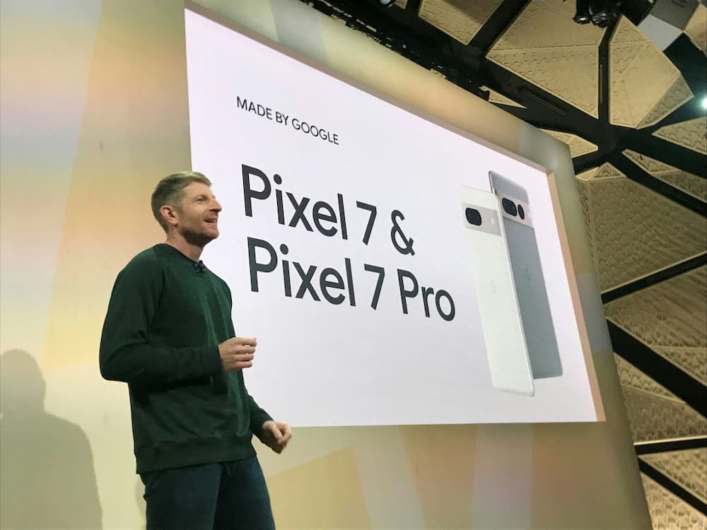Brian Rakowski of Google presents the new Pixel 7