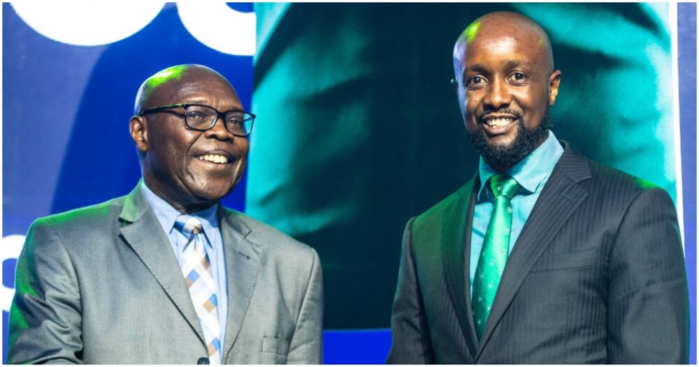 SportPesa CEO Ronald Karauri (l) with Gor Mahia chair Ambrose Rachier. Photo: SportPesa.