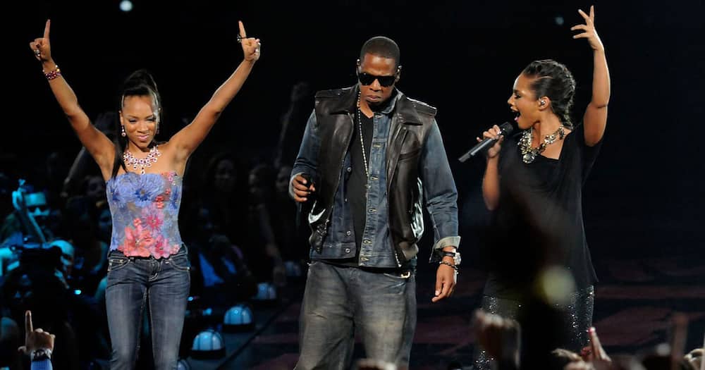 Alicia Keys (r) Lil Mama and Jay Z.