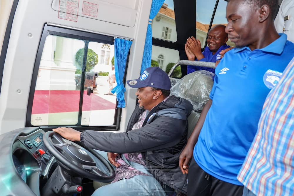 President Kenyatta Officially Unveils Afc Leopards Luxurious Bus