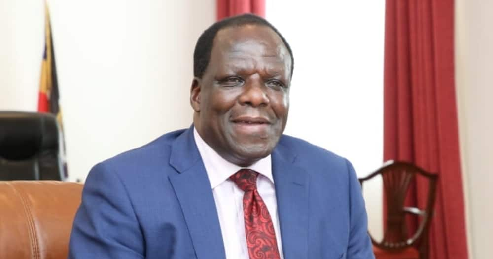 Sherehe za Mashujaa: Gavana Oparanya ajitokeza na wapenzi wake wawili