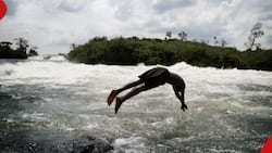 Bomet: Jamaa Mwenye Hasira Ajitupa Katika Mto Uliofurika baada ya Kukejeliwa na Marafiki