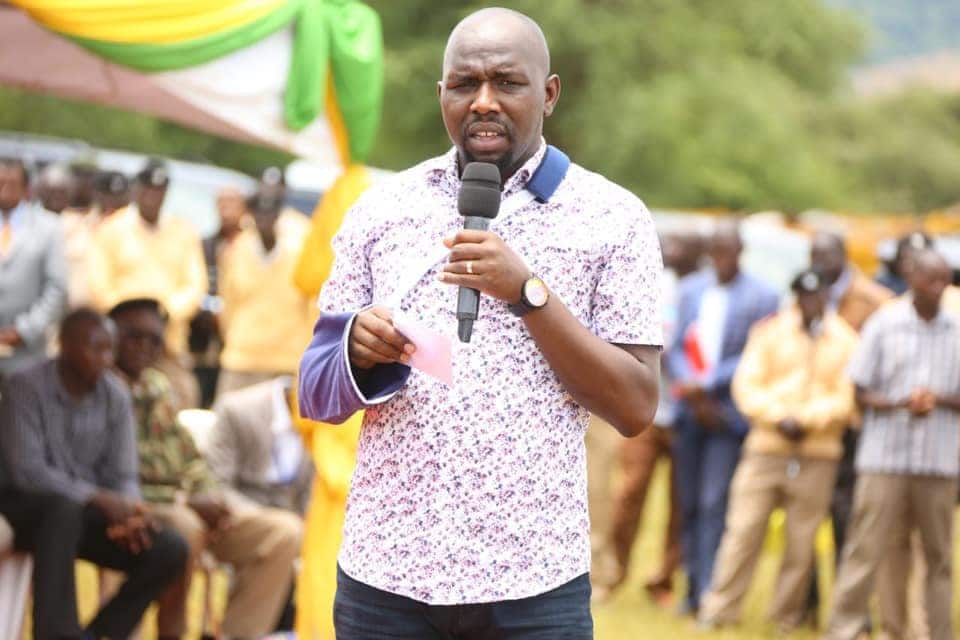 Kipchumba Murkomen finds himself in trouble with netizens for criticising BBI, courts