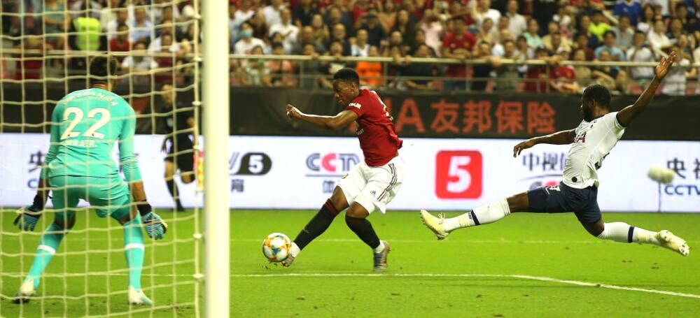 Manchester United continue unbeaten pre-season run after sinking Tottenham 2-1