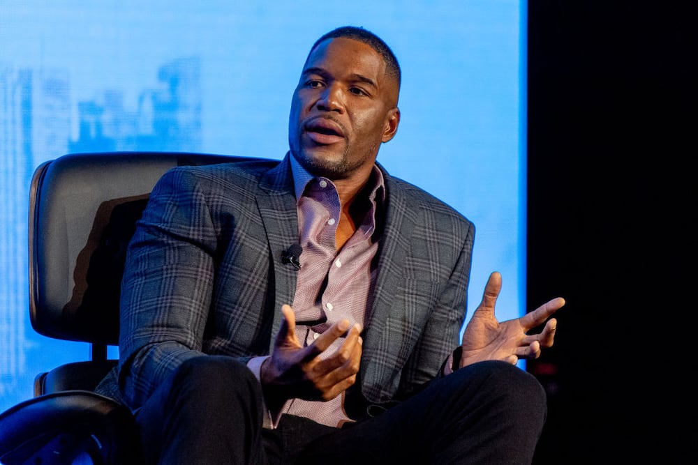 Michael Strahan says jersey being auctioned is fake: report