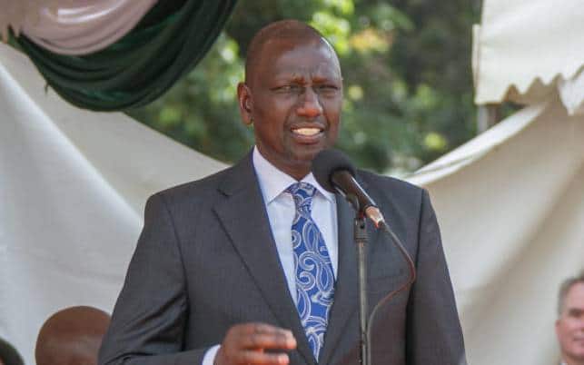 William Ruto asks policemen to work professionally, avoid carrying political errands for politicians