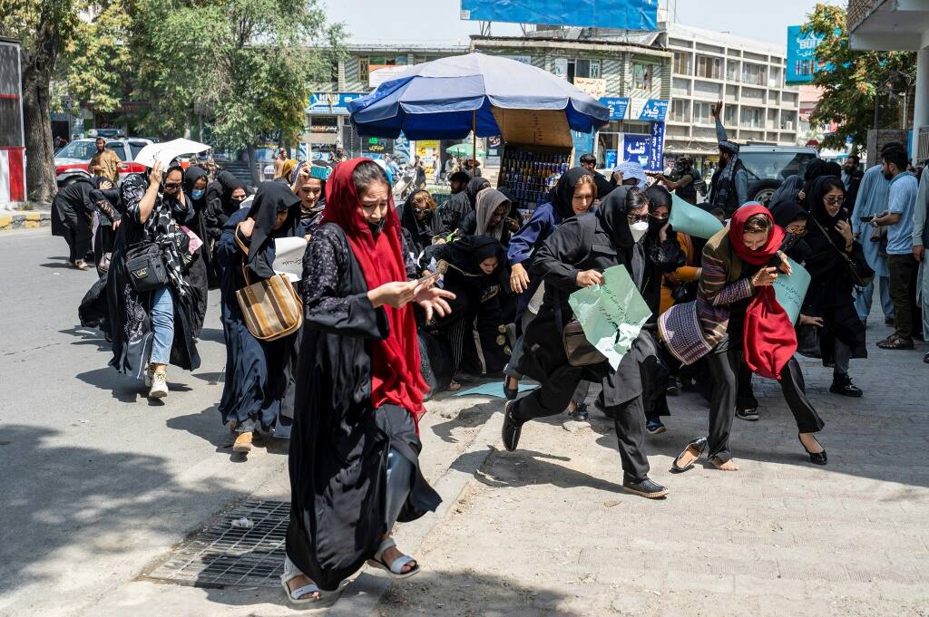 Taliban Violently Disperse Rare Women's Protest In Kabul - Tuko.co.ke