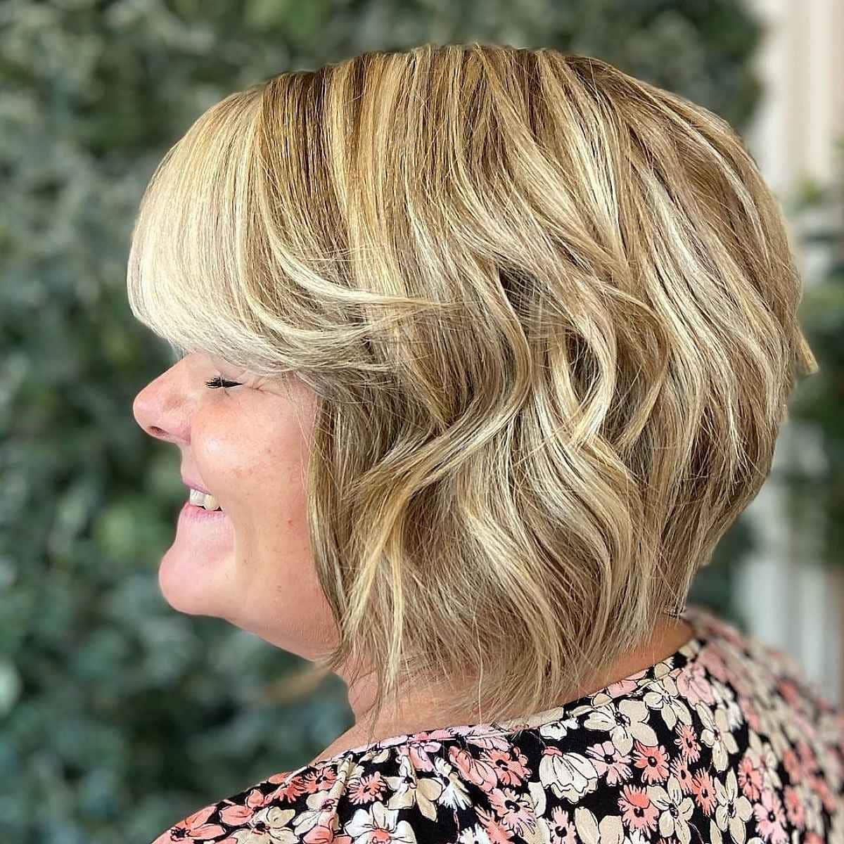 29 Slimming Short Hairstyles for Women Over 50 with Round Faces