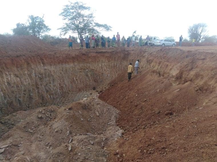 Kitui residents protest after Chinese contractor exhumes body parts while constructing road