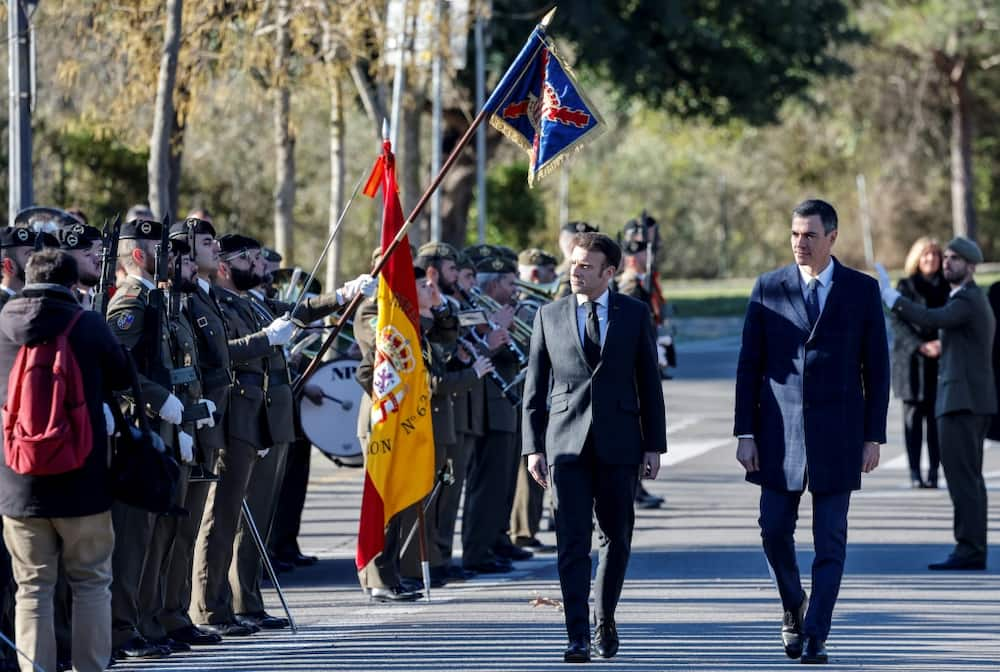 A través de un tratado franco-español, París busca fortalecer las relaciones con sus vecinos distintos de Alemania