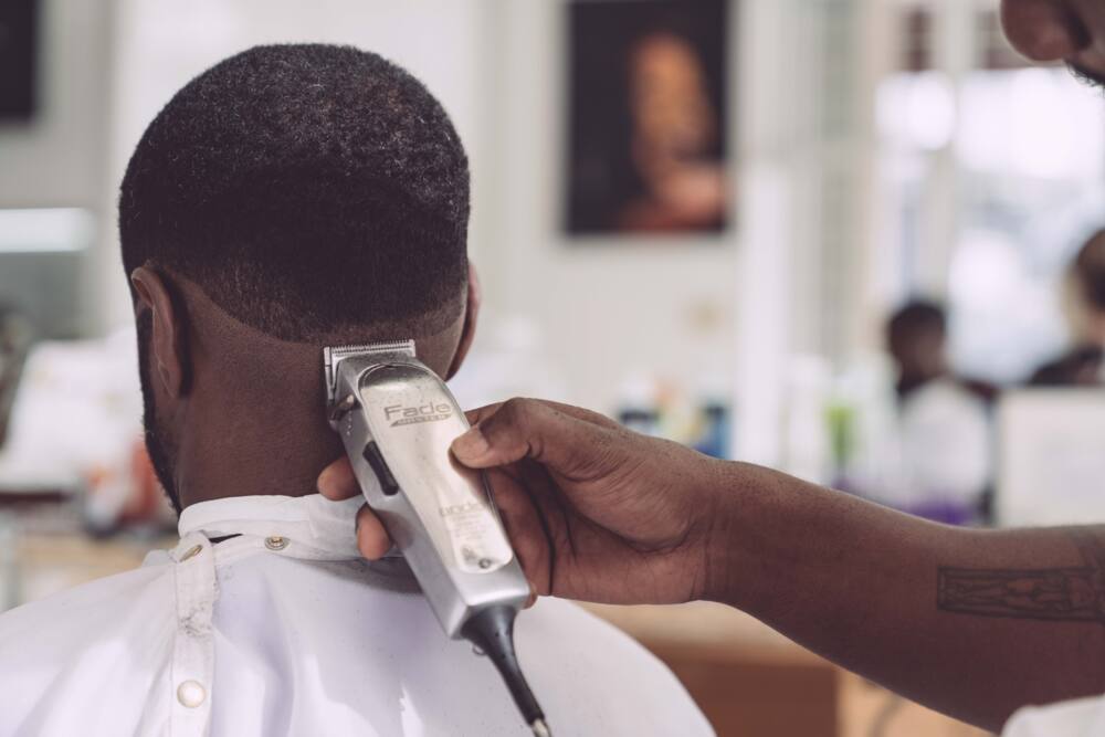 Barber Uses Butcher's Knife, Broken Glass and Hammer to Cut and Style Hair, Video Goes Viral