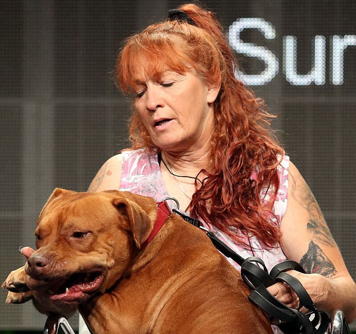 Tia of pitbulls and hot sale parolees