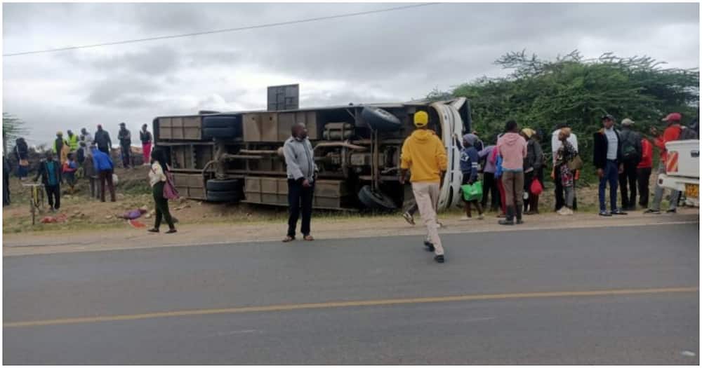 A flower company bus accident. Photo: Road Alerts.